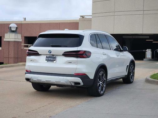 Mineral White Metallic 2025 BMW X5 PHEV xDrive50e