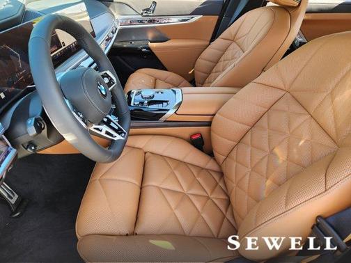 2025 BMW 740 i xDrive