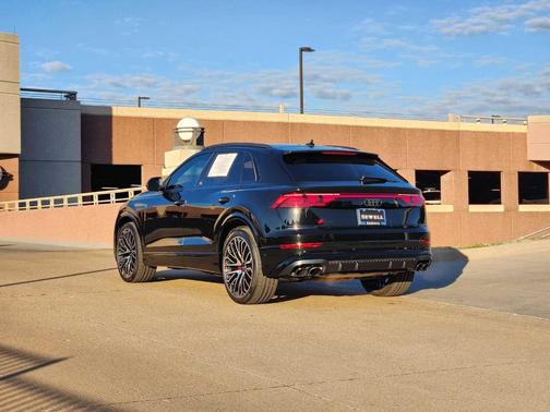 2024 Audi SQ8 4.0T quattro Premium Plus