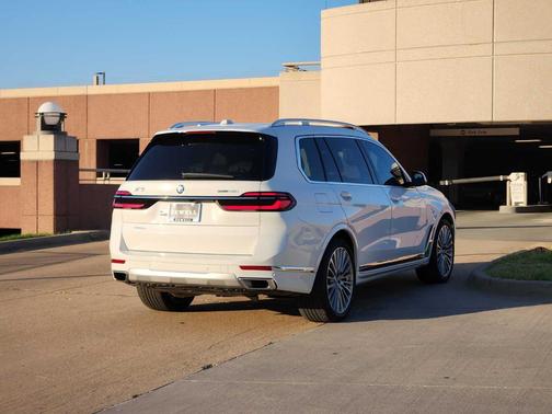 2023 BMW X7 xDrive40i
