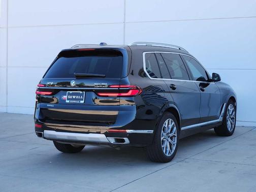 2025 BMW X7 xDrive40i
