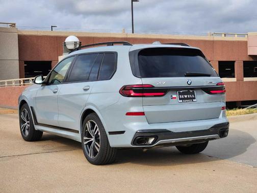 Gray Metallic 2027 BMW X7 xDrive40i