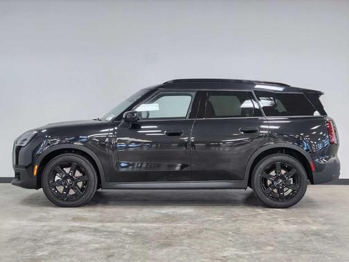 Midnight Black 2027 MINI Countryman S