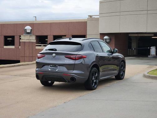 2022 Alfa Romeo Stelvio Veloce