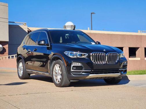 Black Sapphire Metallic 2021 BMW X5 sDrive40i