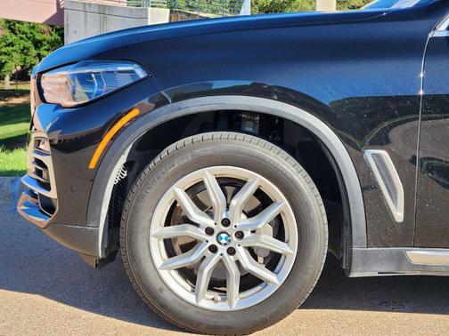 Black Sapphire Metallic 2021 BMW X5 sDrive40i