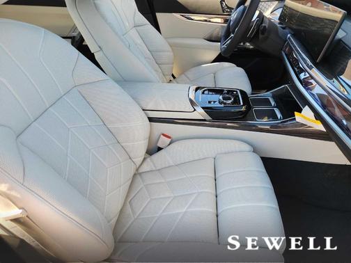 2026 BMW 760 760i xDrive