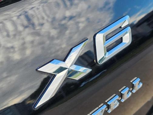 2023 BMW X6 xDrive40i