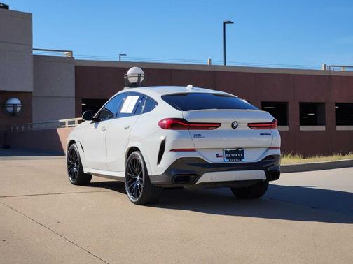 2023 BMW X6 M50i