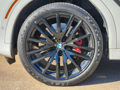 2023 BMW X6 M50i