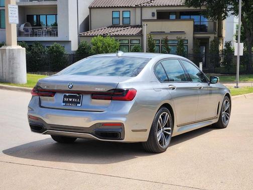 2022 BMW 750 i xDrive