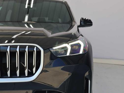 Black Sapphire Metallic 2025 BMW X1 xDrive28i