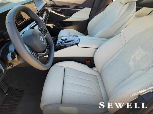 2026 BMW 530 i xDrive