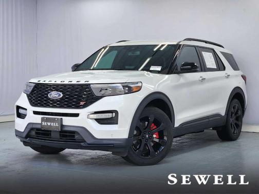 Star White 2023 Ford Explorer ST