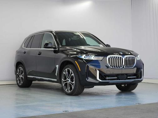 Black Sapphire Metallic 2026 BMW X5 sDrive40i