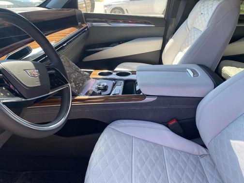 2025 Cadillac Escalade ESV Sport Platinum
