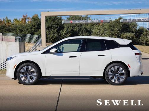 2026 BMW iX xDrive45