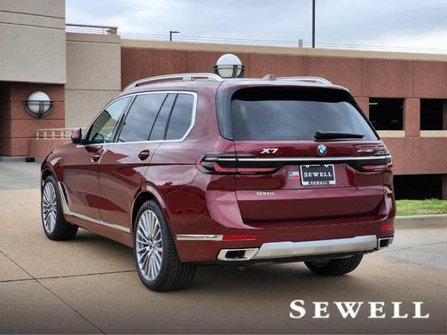 2025 BMW X7 xDrive40i