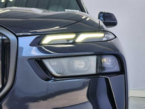 Carbon Black Metallic 2024 BMW X7 xDrive40i