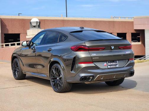 Manhattan Green Metallic 2027 BMW X6 M60i