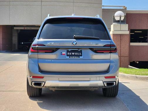 2024 BMW X7 xDrive40i