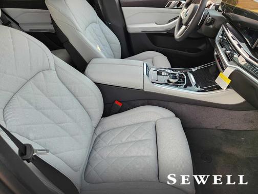 Carbon Black Metallic 2026 BMW X5 xDrive40i