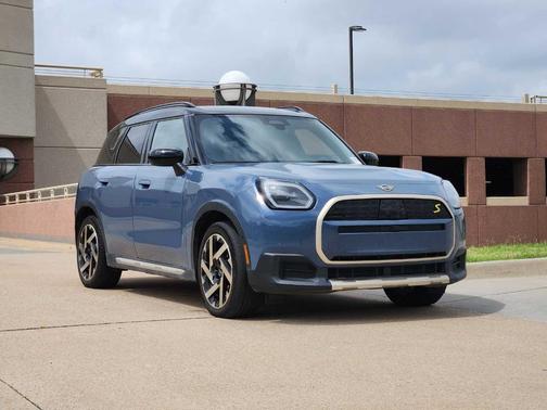 Slate Blue Metallic 2025 MINI Countryman Base