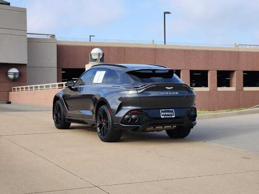 2025 Aston Martin DBX 707