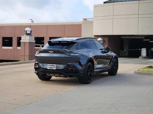 2025 Aston Martin DBX 707