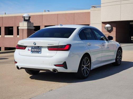 2022 BMW 330 i