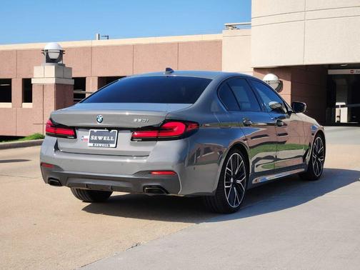 2022 BMW 530 i