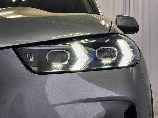 Gray Metallic 2024 BMW X5 sDrive40i