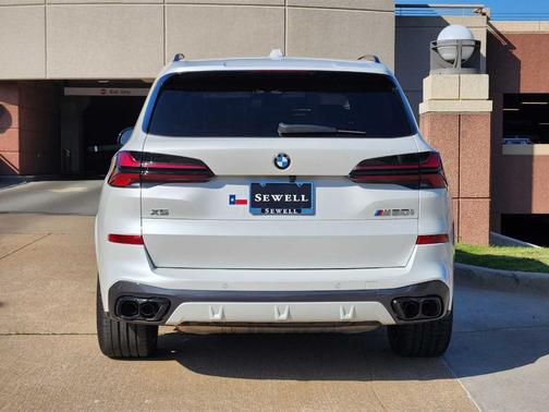 2025 BMW X5 M60i