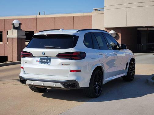 2025 BMW X5 M60i