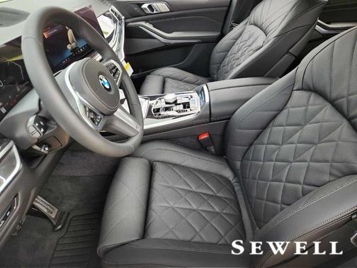 Manhattan Green Metallic 2026 BMW X7 xDrive40i