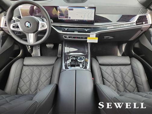 Manhattan Green Metallic 2026 BMW X7 xDrive40i