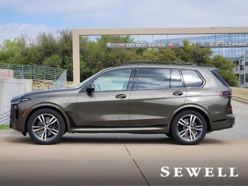 Manhattan Green Metallic 2026 BMW X7 xDrive40i