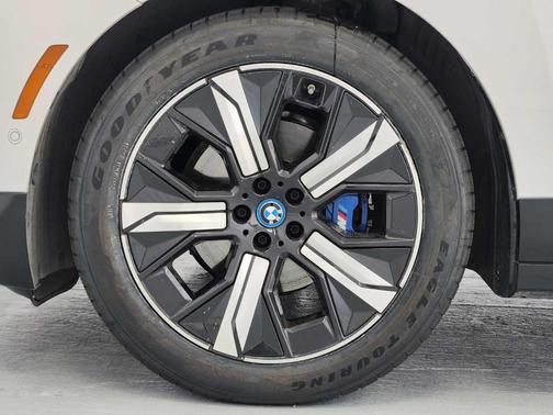Alpine White 2023 BMW iX M60
