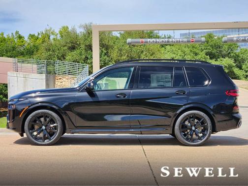 Black Sapphire Metallic 2026 BMW X7 xDrive40i