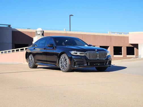 2022 BMW 740 i
