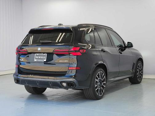 Black Sapphire Metallic 2026 BMW X5 xDrive40i