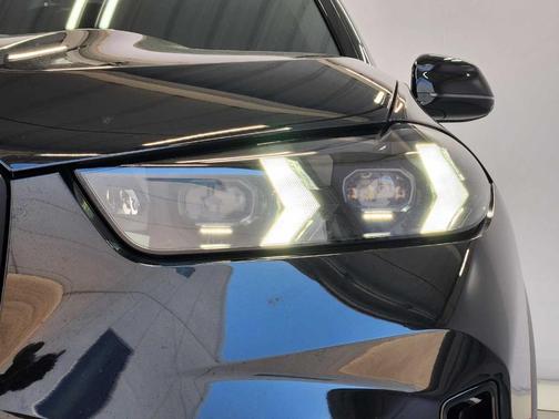 Black Sapphire Metallic 2026 BMW X5 xDrive40i