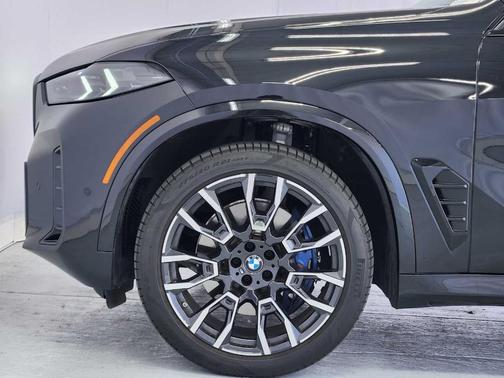 Black Sapphire Metallic 2026 BMW X5 xDrive40i