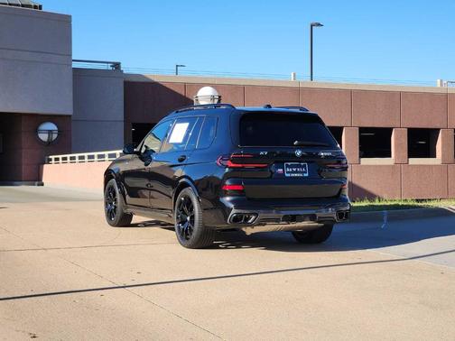 2026 BMW X7 M60i