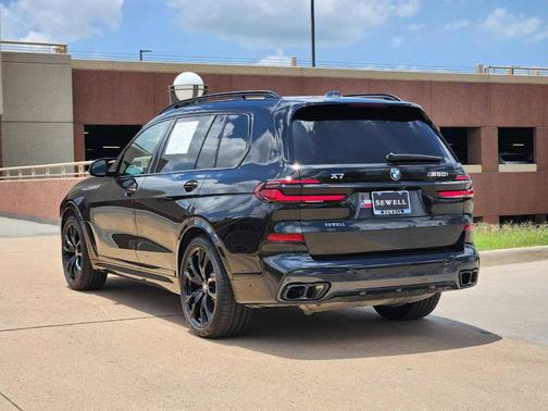 2024 BMW X7 M60i