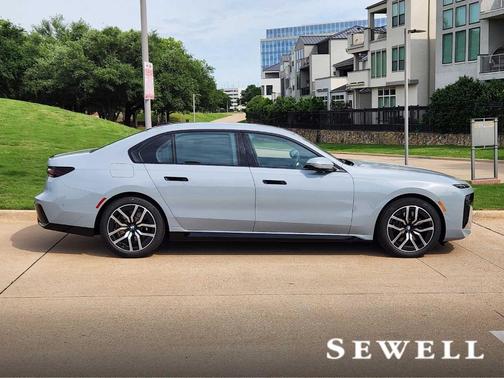 2025 BMW 740 i xDrive