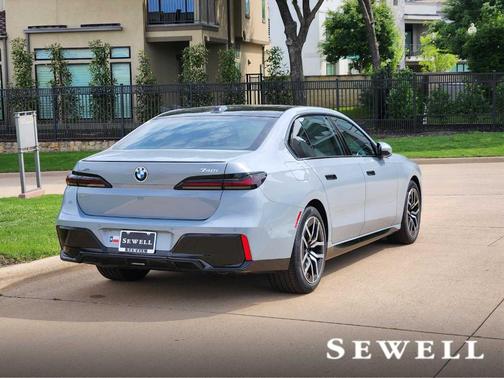 2025 BMW 740 i xDrive