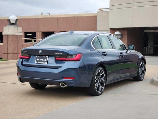 2025 BMW 330 i