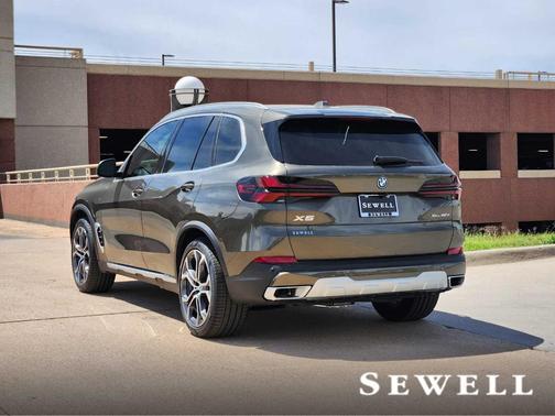 Manhattan Green Metallic 2026 BMW X5 PHEV xDrive50e