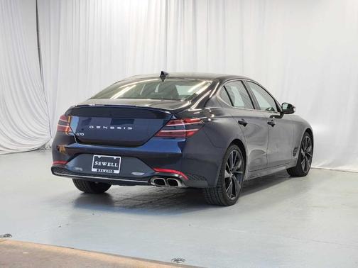 2023 Genesis G70 2.0T